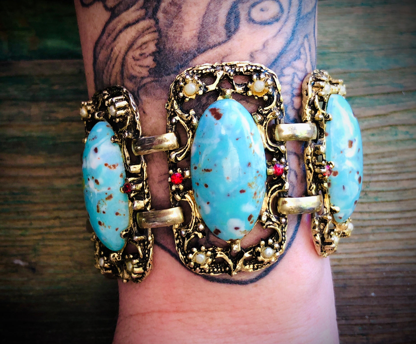 Turquoise Hubbell Glass Chunky Gold Panel Bracelet w/ Ruby Crystal & Earring Set