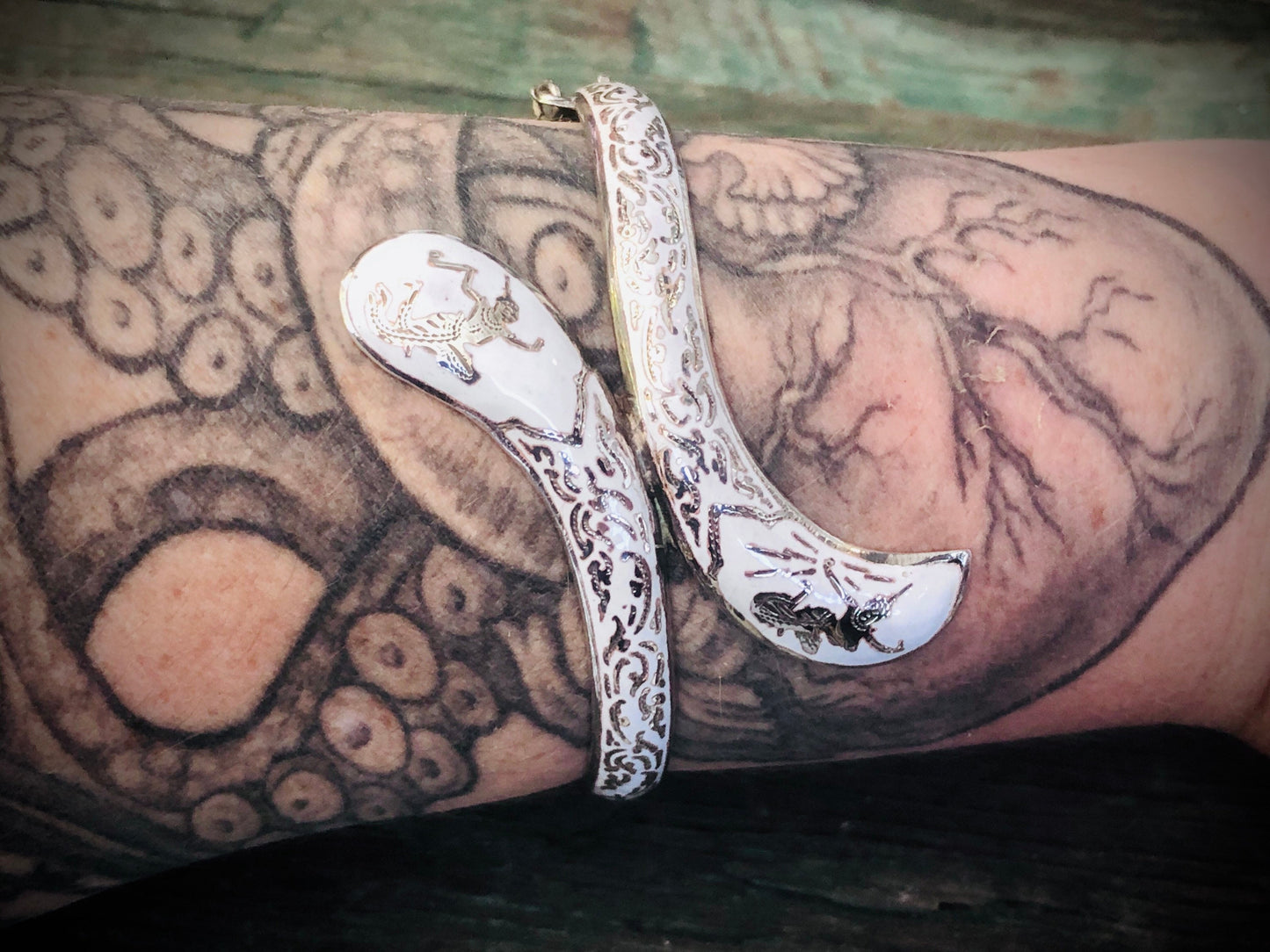 Vintage Siam Sterling Silver White Enamel Mekkalah & Ramasoon Hindu Gods and Goddess Lightning and Thunder Hinged Bangle Bracelet