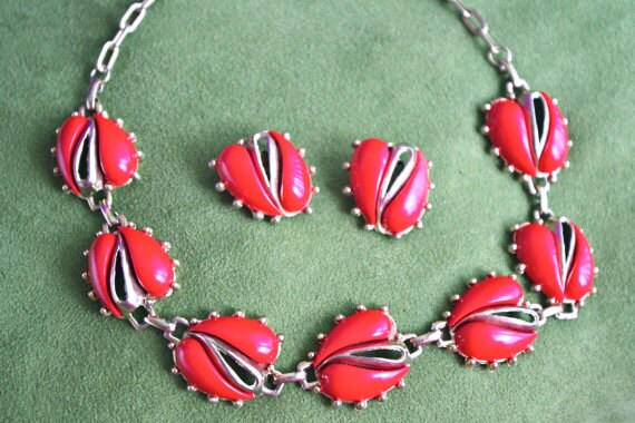 Vintage 1950's Cherry Red Rose Art Deco Thermoset Demi Parure Necklace & Earrings Set