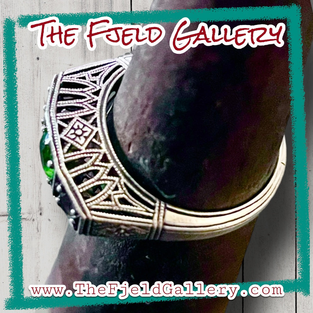 Peridot & Amethyst 3 Stone Sterling Silver Victorian Filigree Flower Detail Ring