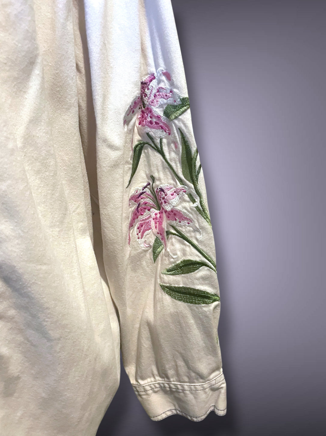 Vintage 90’s Bob Mackie Pink Lilly Embroidered Off-White Gray Button Up Shirt