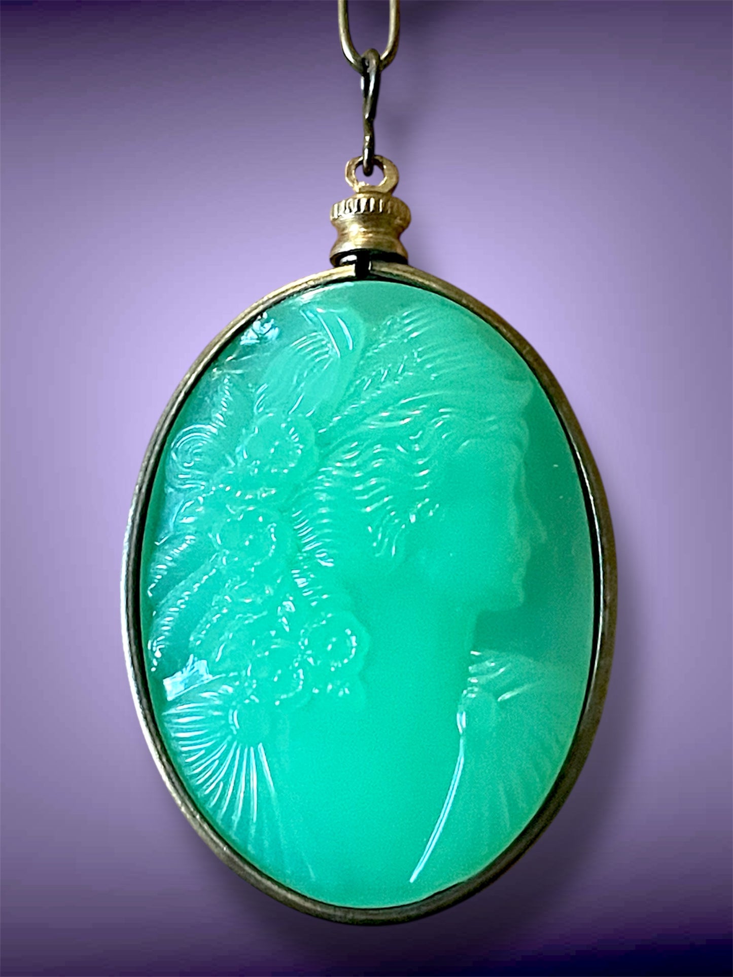 Art Deco Green Vaseline Uranium Art Glass Cameo Geometric Brass Chain Pendant Necklace
