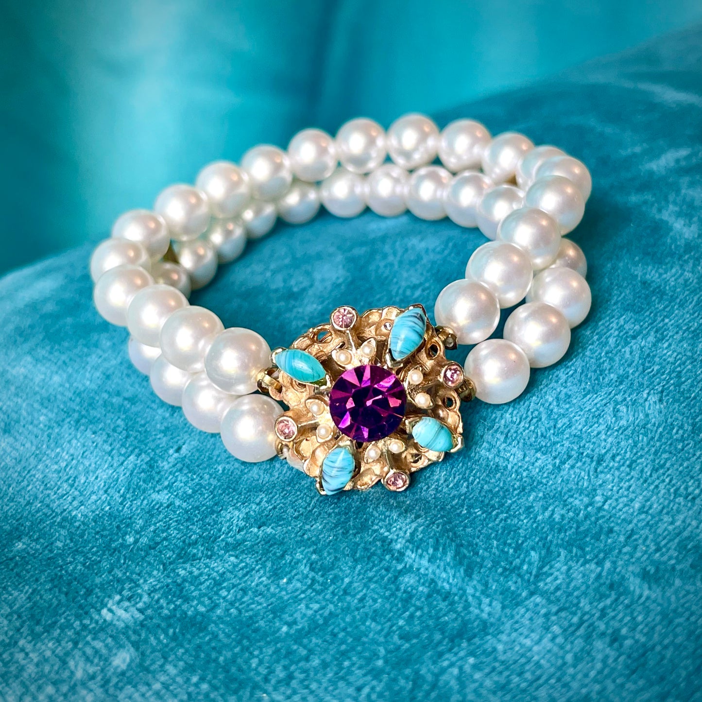 Mid Century Modern Turquoise Hubble Glass, Purple Crystal & Pearl Bracelet, Brooch, Earrings Demi Parure Set