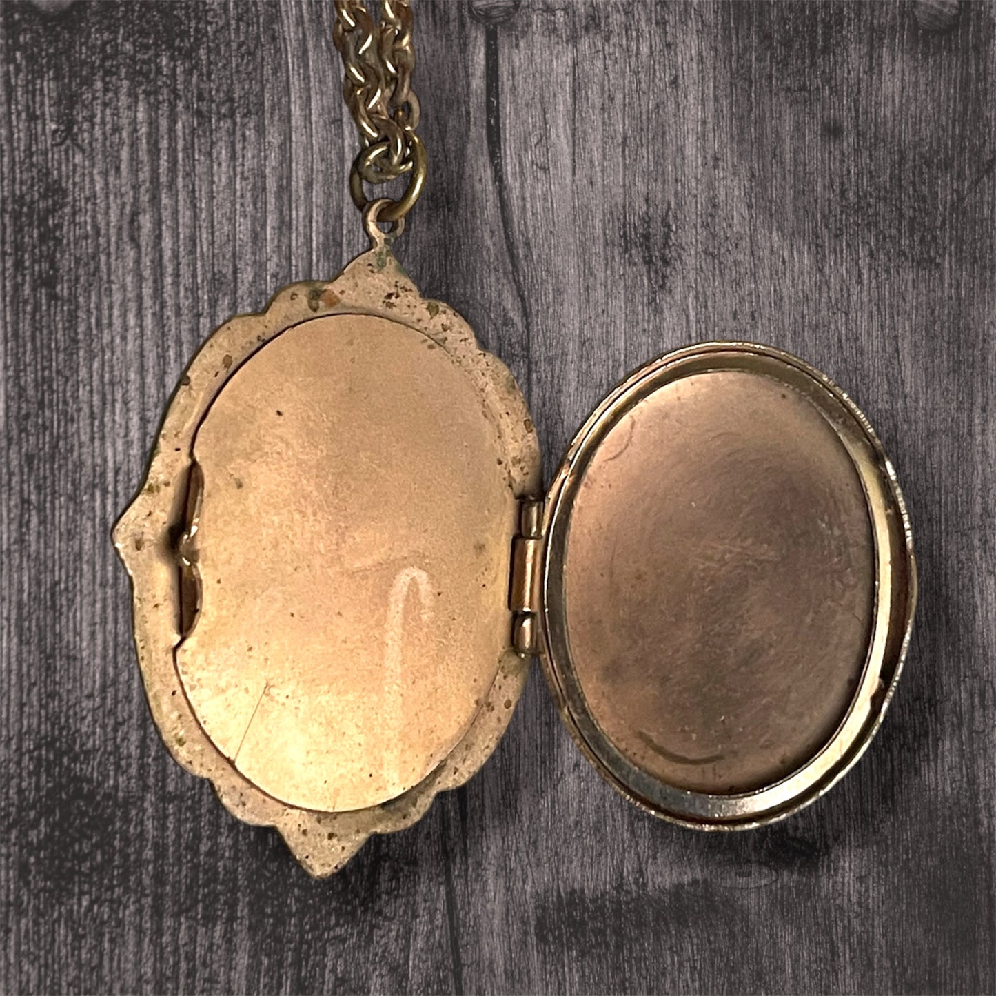 Antique Victorian Black & White Art Glass Mourning Cameo Gilded Brass Locket Necklace