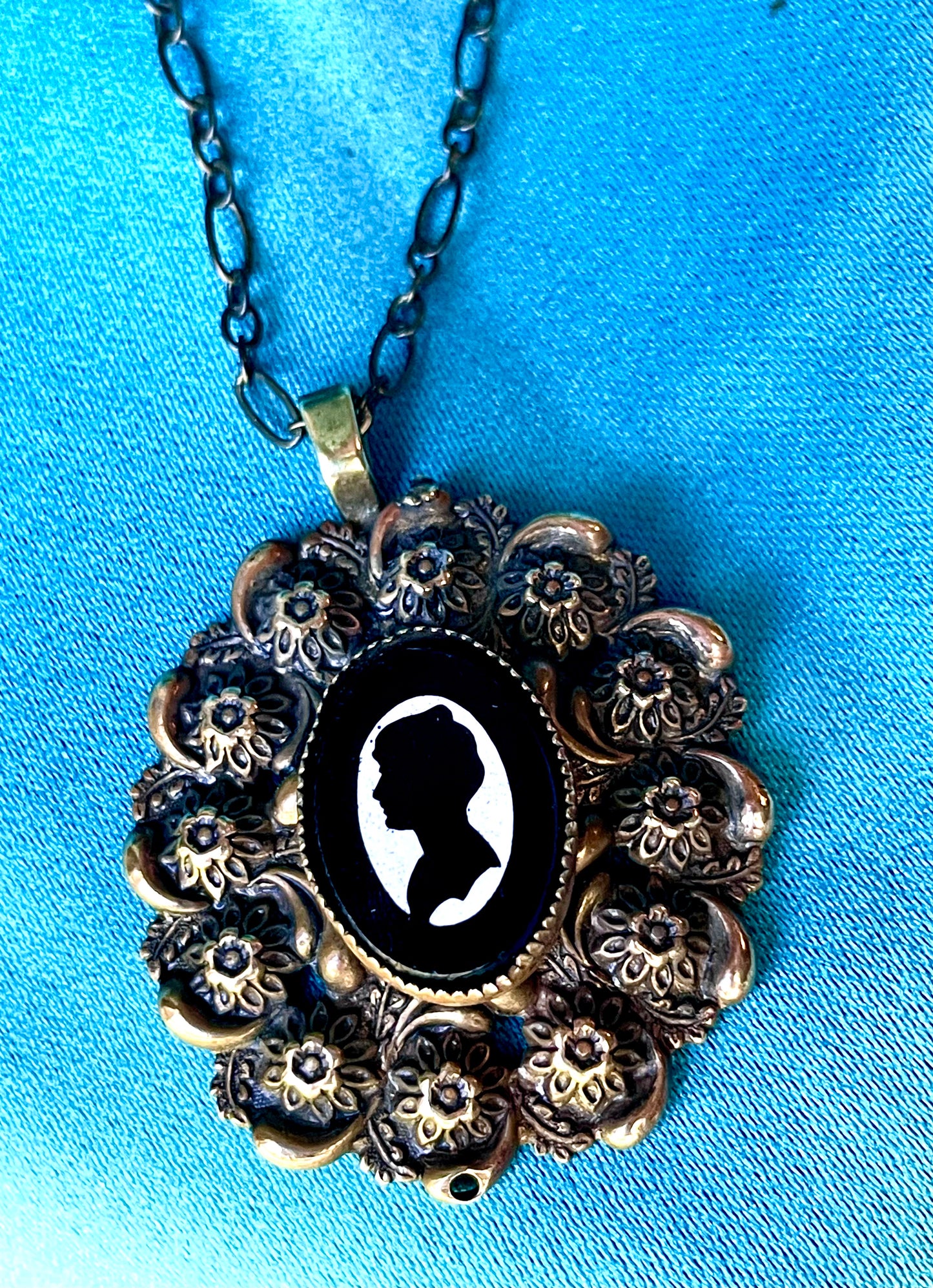 Brass Floral Repoussé Black & White Art Glass Silhouette Cameo Pendant Necklace