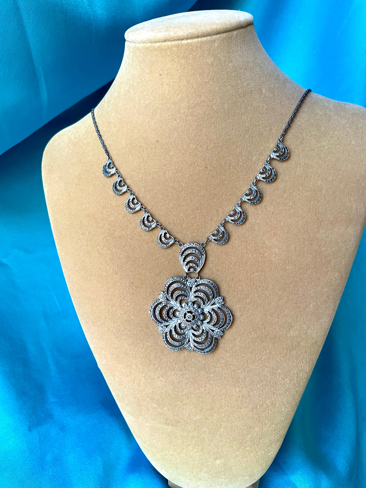 Sterling Silver & Marcasite Art Deco Flower Design Necklace
