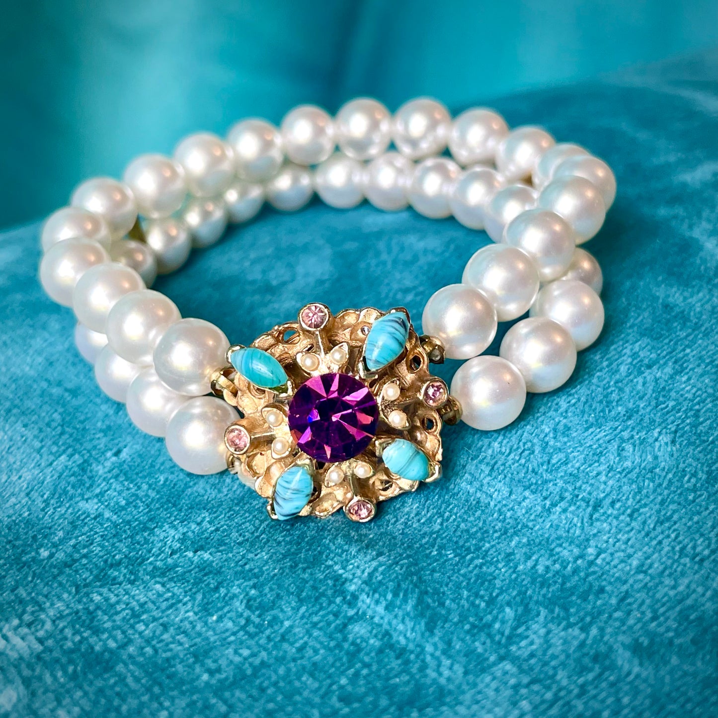 Mid Century Modern Turquoise Hubble Glass, Purple Crystal & Pearl Bracelet, Brooch, Earrings Demi Parure Set