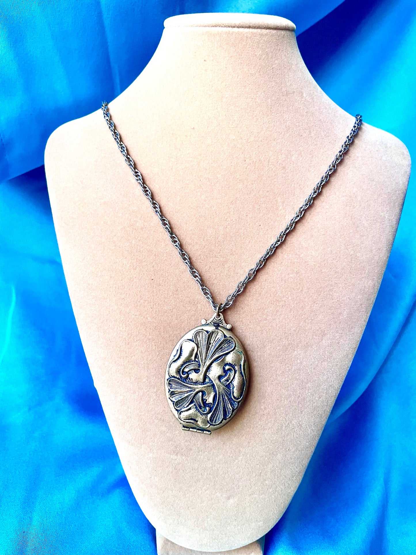Art Nouveau Avant-Garde Brass Abstract Repoussé Photo Locket Necklace