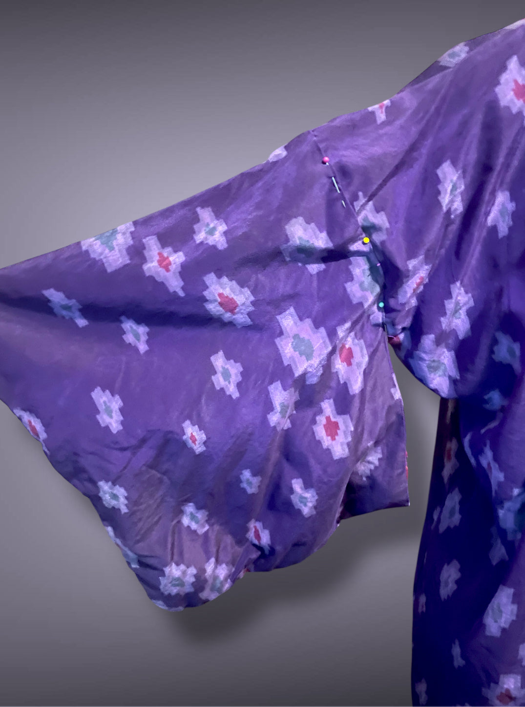 Gorgeous 1960 Vintage Purple Geometric Pattern Lined Kimono
