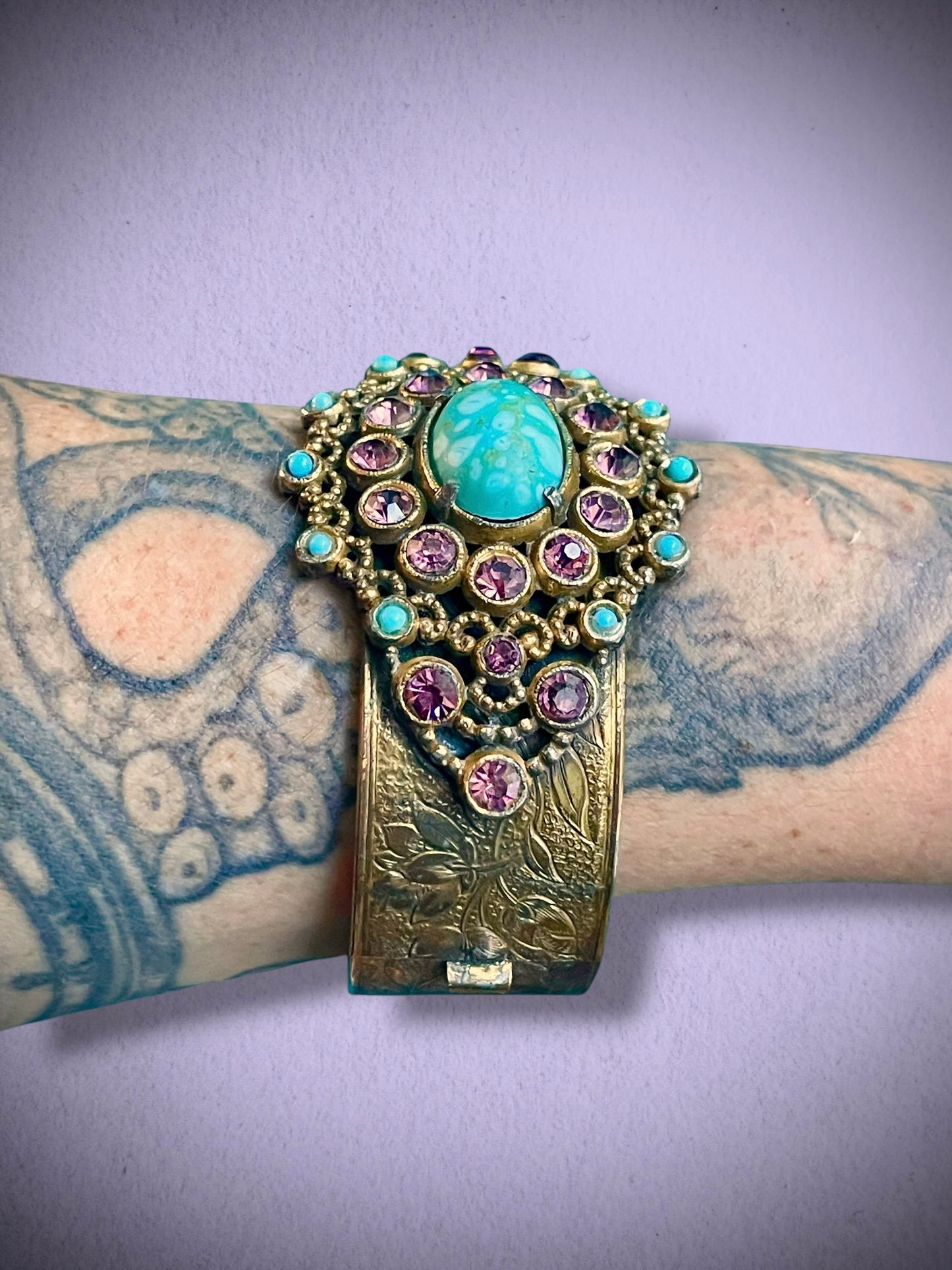 Czech Turquoise Hubble Art Glass & Purple Lilac Crystal Engraved Lilly Flower Brass Hinged Bangle Bracelet