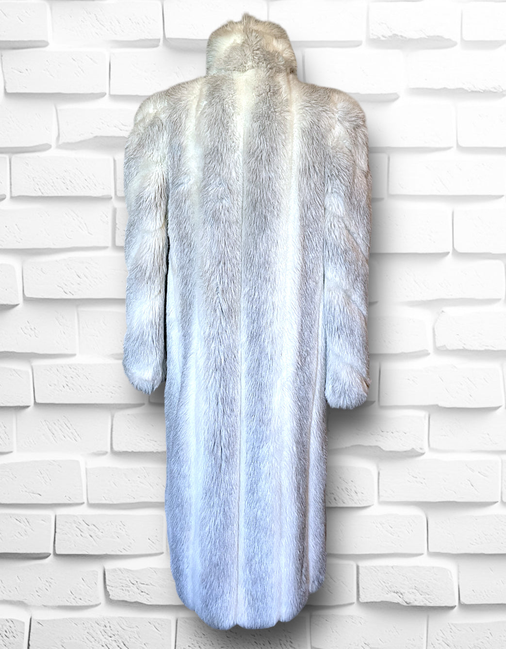 Vintage 1970’s Avec Tu Faux Fur Grey & White Long Overcoat