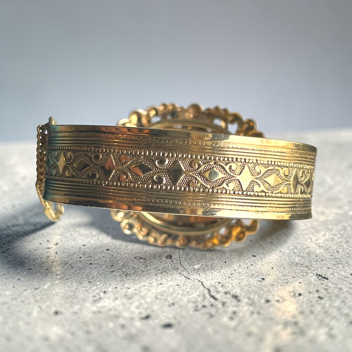 Whiting & Davis Green Dragons Breath Fire Opal Foil Art Glass Gold Brass Filigree Embossed Hinged Clamper Bracelet (Necklace Sold Separately)