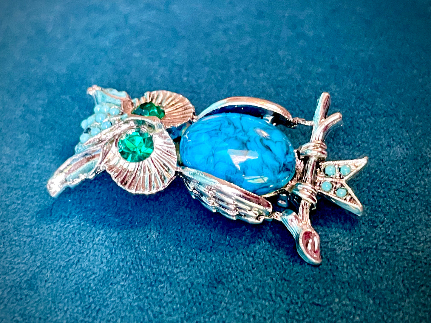 Jelly Belly Turquoise Hubble Art Glass & Green Crystal Silver Owl Figural Brooch