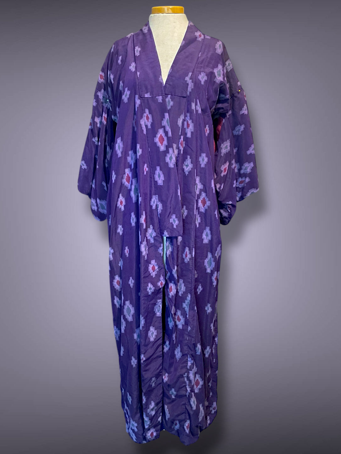 Gorgeous 1960 Vintage Purple Geometric Pattern Lined Kimono
