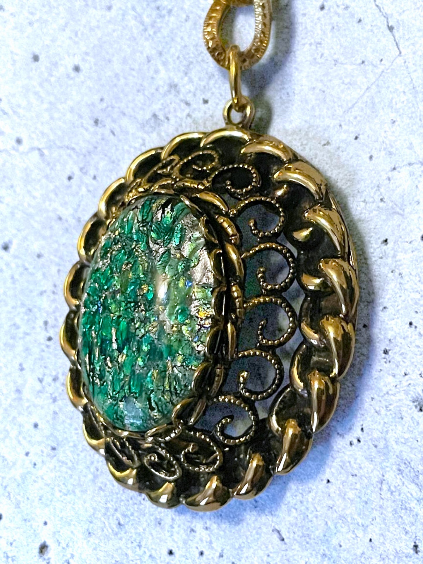 Whiting & Davis Green Dragons Breath Fire Opal Foil Art Glass Pendant Necklace