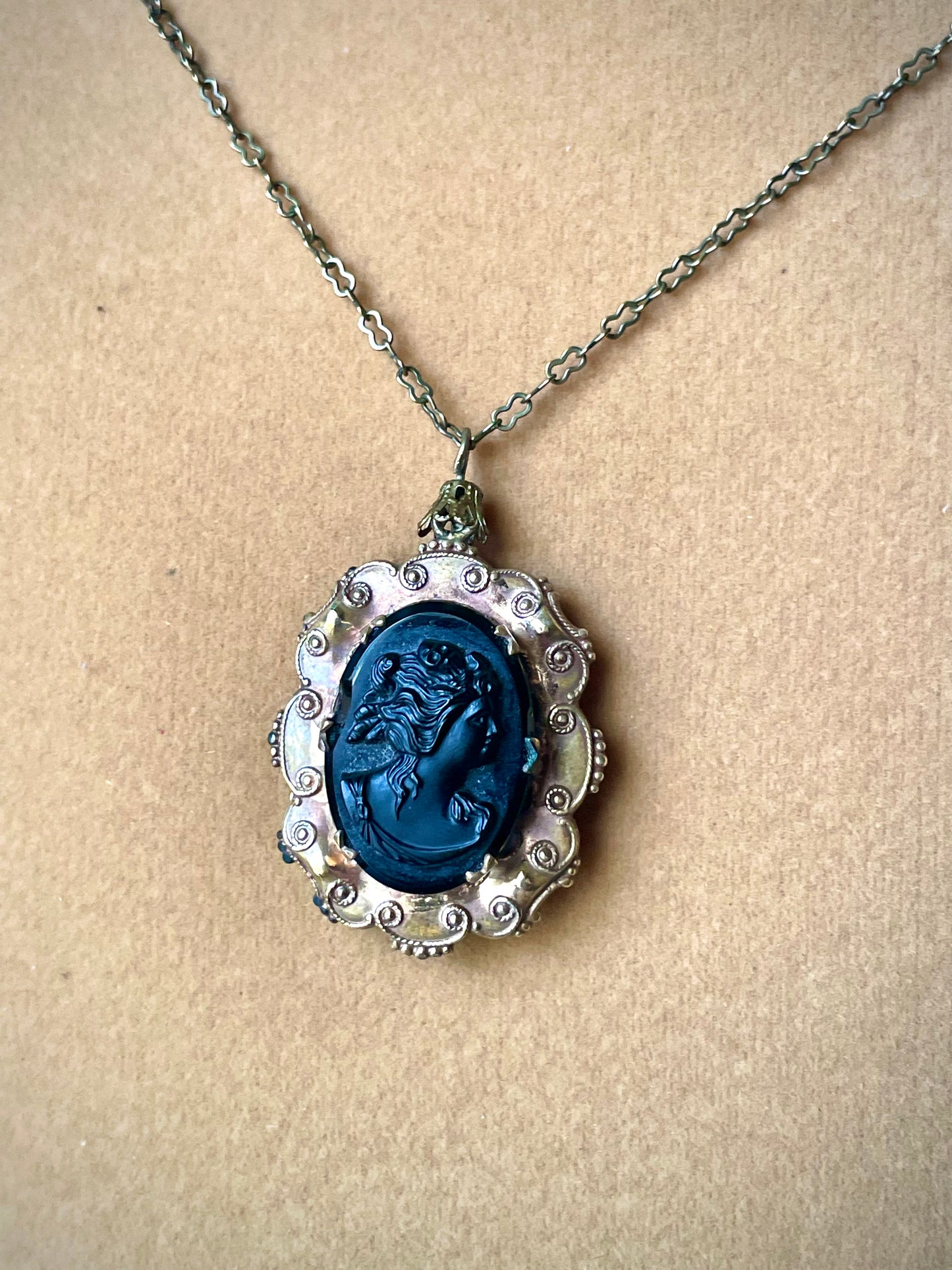 Victorian Mourning Cameo Locket Necklace : Flourishing Design & Peanut Chain Necklace