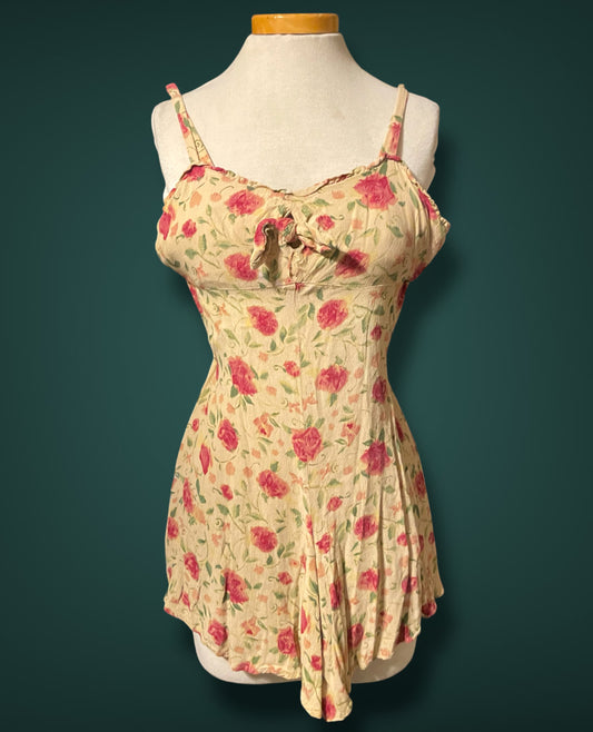 1990’s Spaghetti Strap Red, Green & Tan Rose Pattern Romper Shorts Jumpsuit