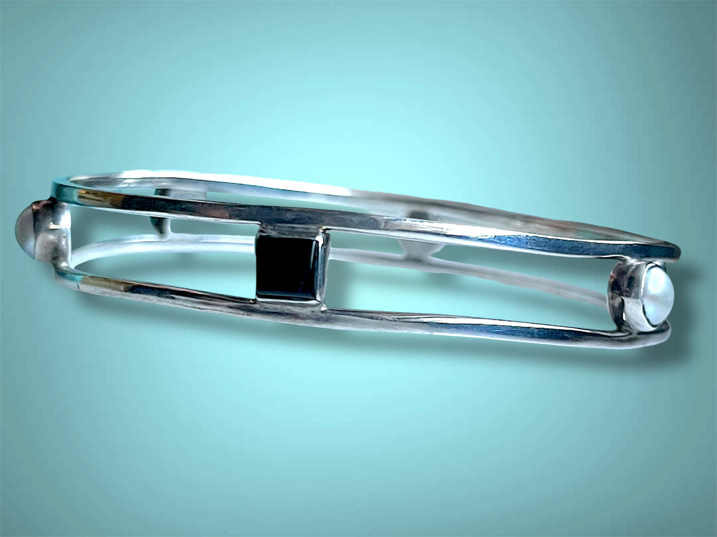 Vintage Taxco Mexican Sterling Silver, Pearls & Onyx Gemstone Bangle Bracelet