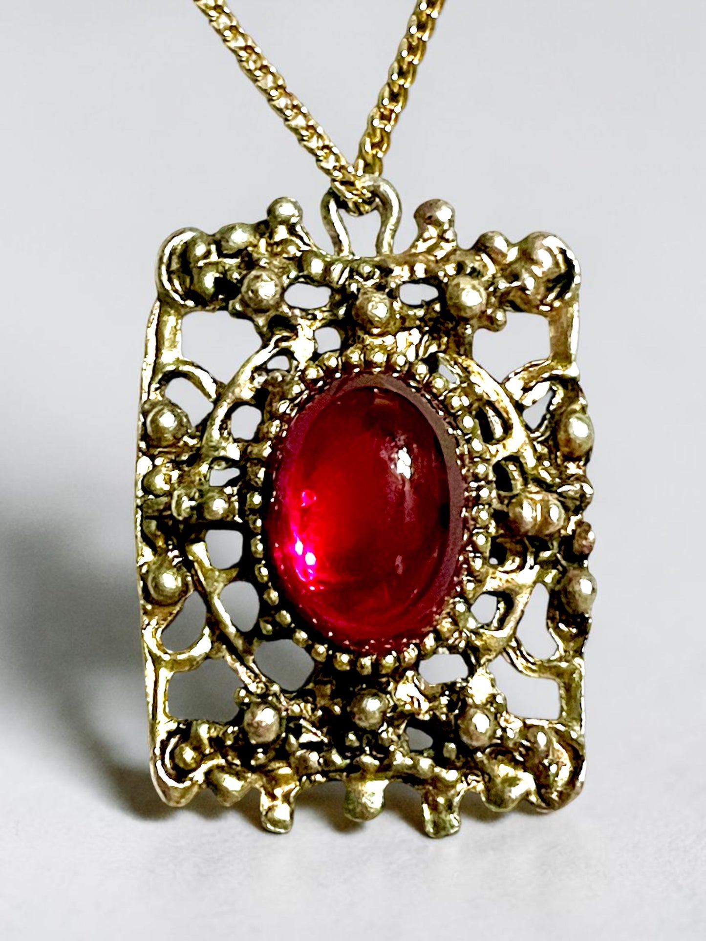 Ruby Red Art Glass Jelly Belly Vintage Gold Regal Pendant Necklace
