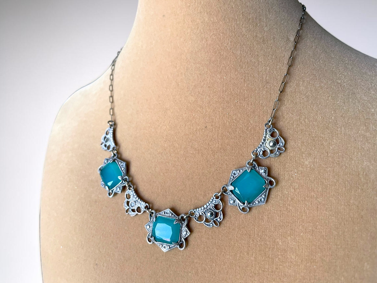 Art Deco Rhodium Silver Plated Brass Chrysoprase & Marcasite Filigree Necklace
