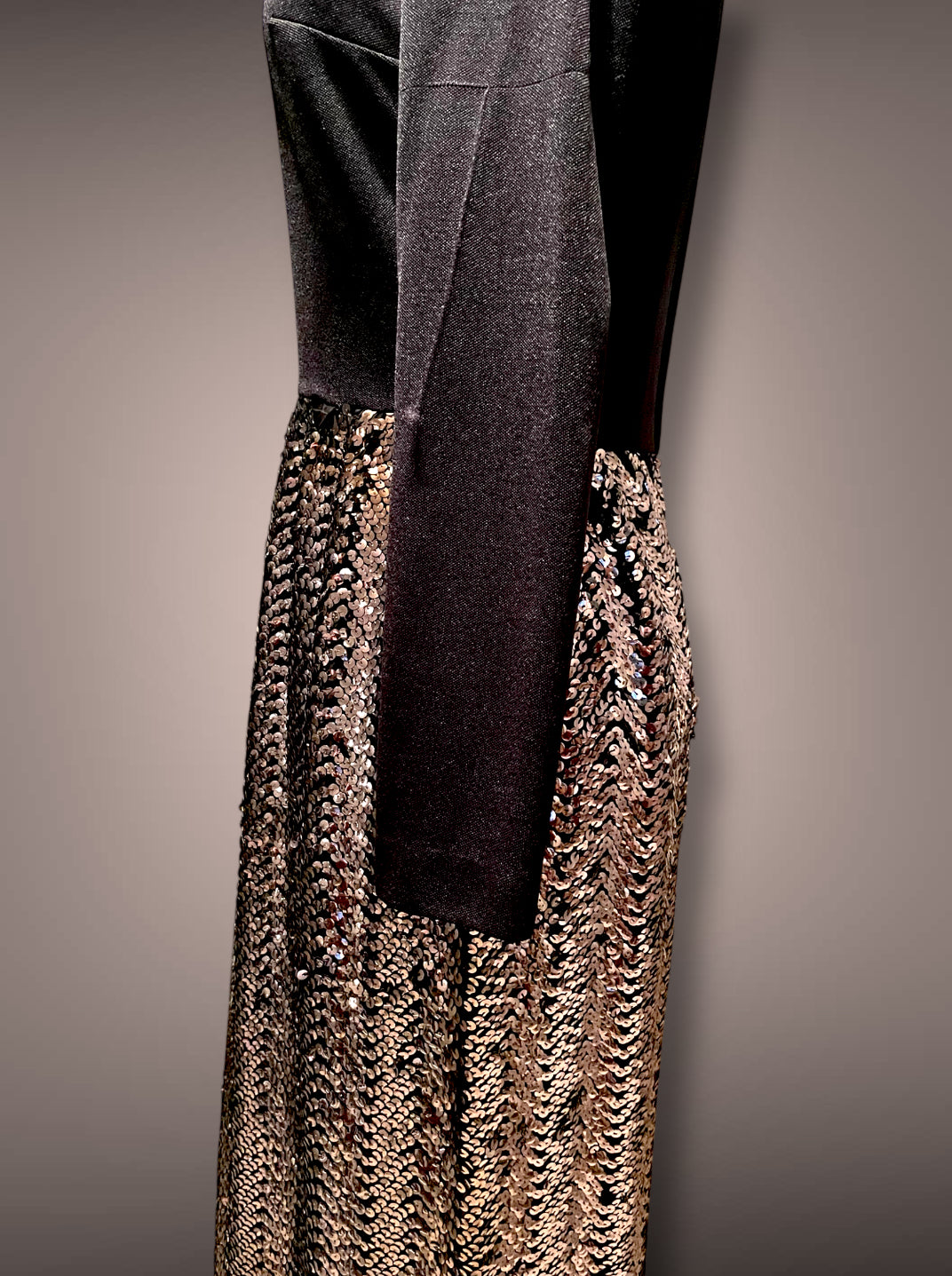 Gorgeous 1960’s Calderón Designer Black Long Sleeve Silver, Gold & Copper Metallic Sequin Maxi Dress