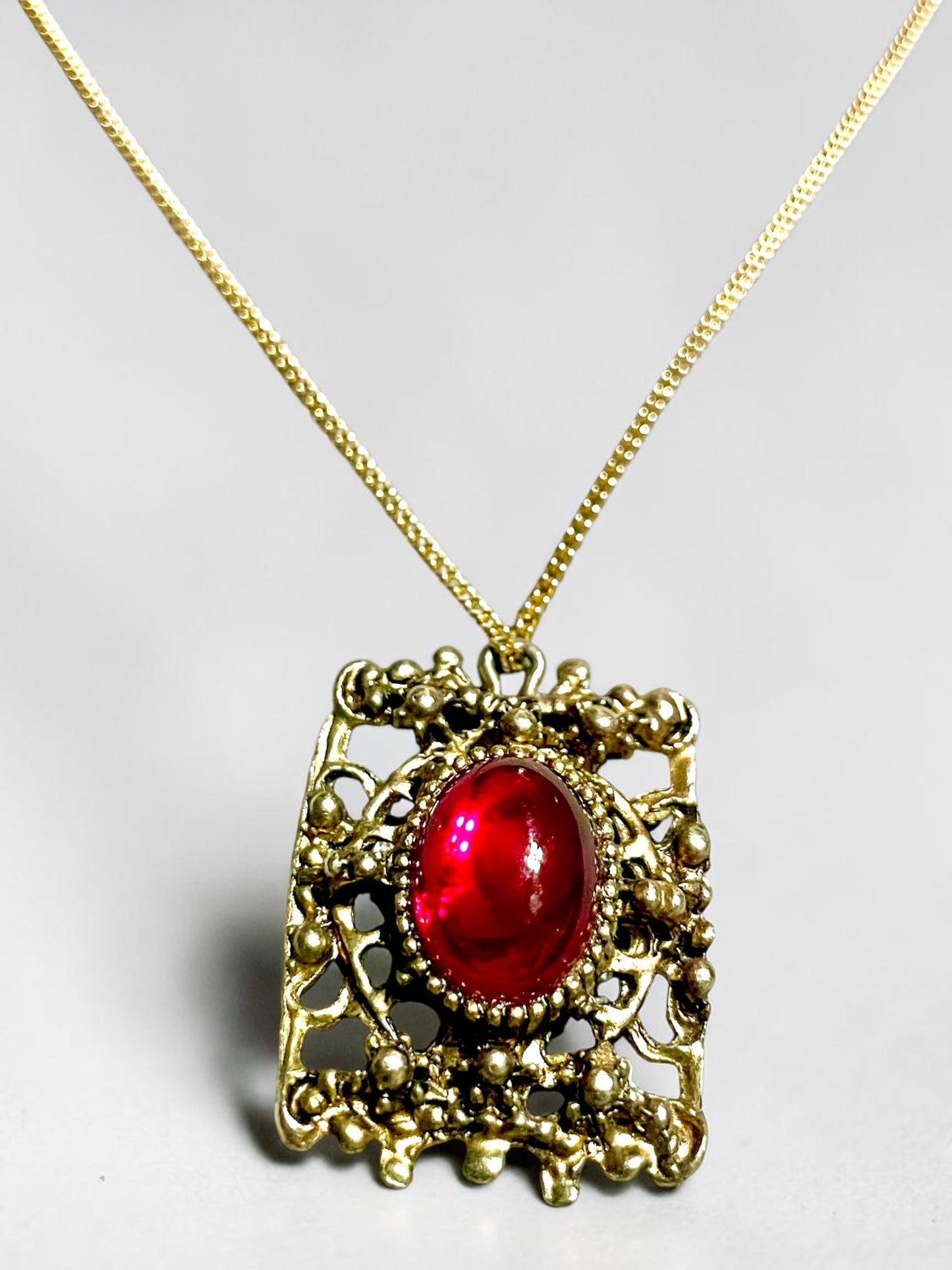 Ruby Red Art Glass Jelly Belly Vintage Gold Regal Pendant Necklace