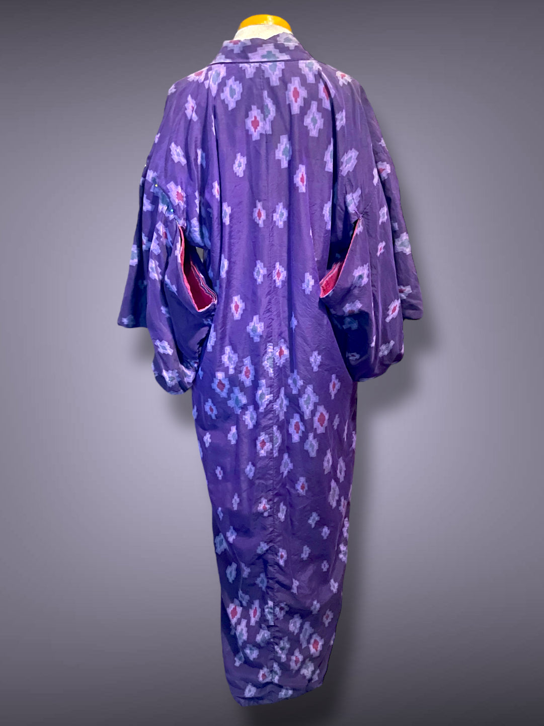 Gorgeous 1960 Vintage Purple Geometric Pattern Lined Kimono