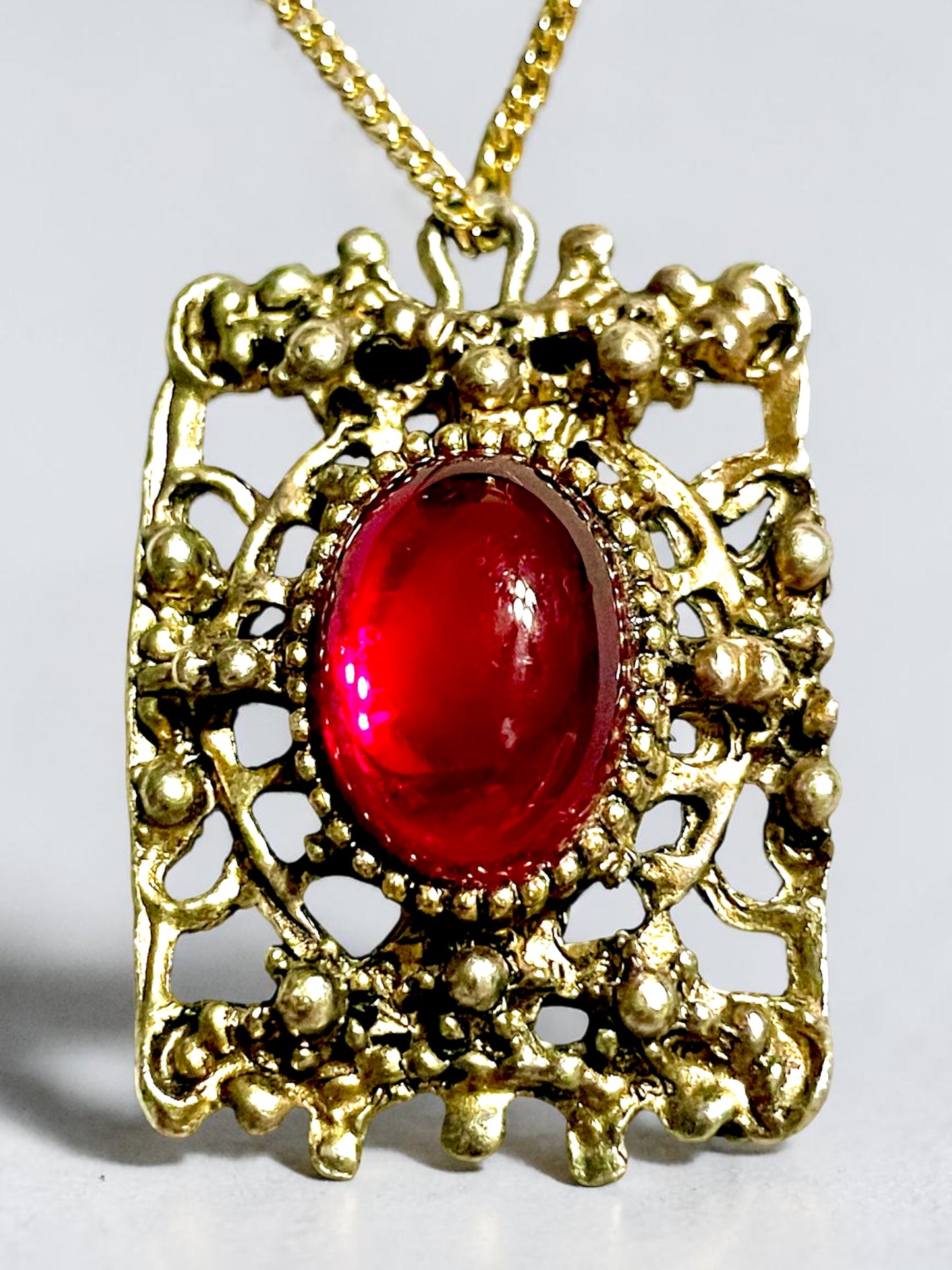 Ruby Red Art Glass Jelly Belly Vintage Gold Regal Pendant Necklace
