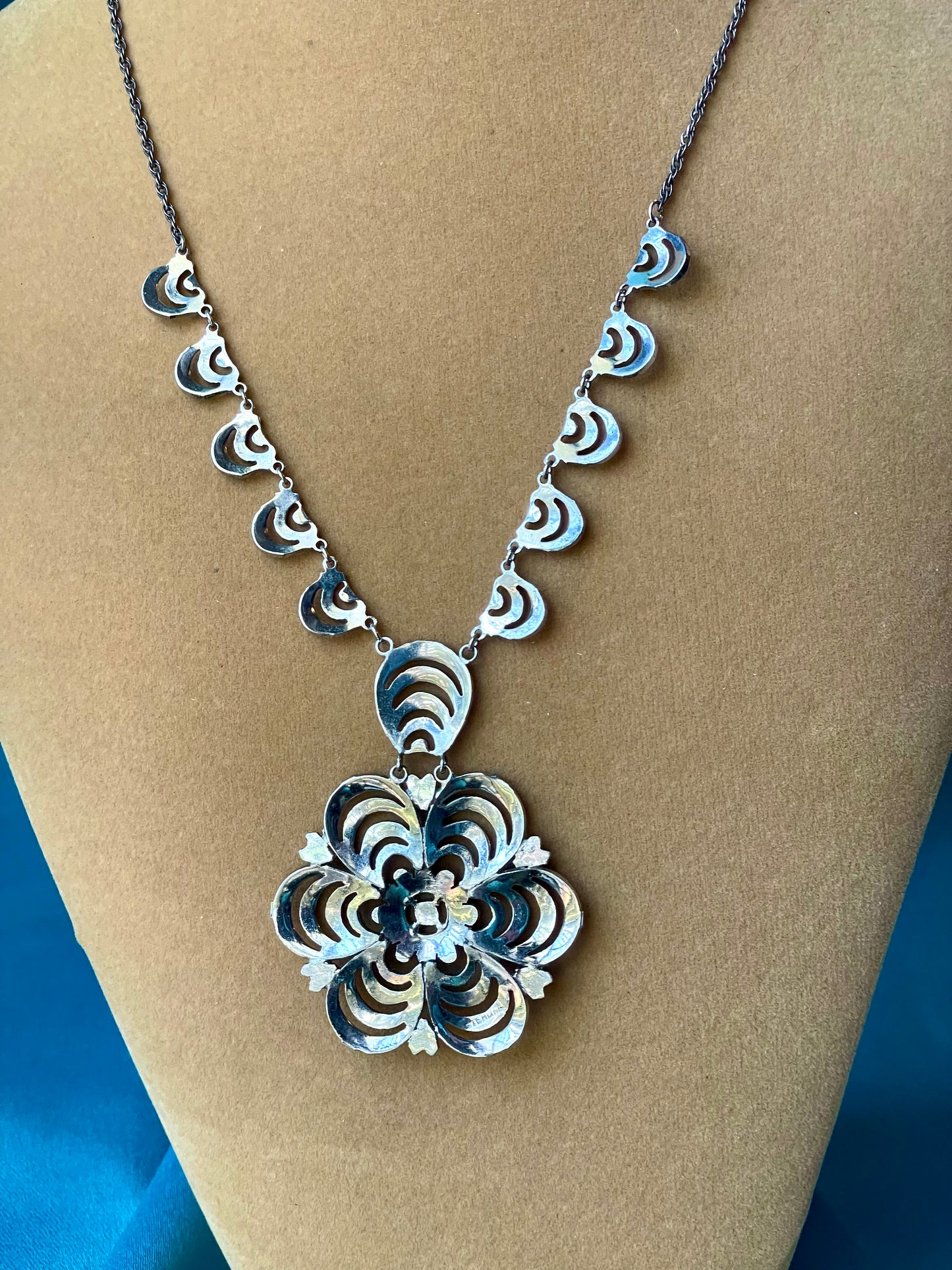 Sterling Silver & Marcasite Art Deco Flower Design Necklace