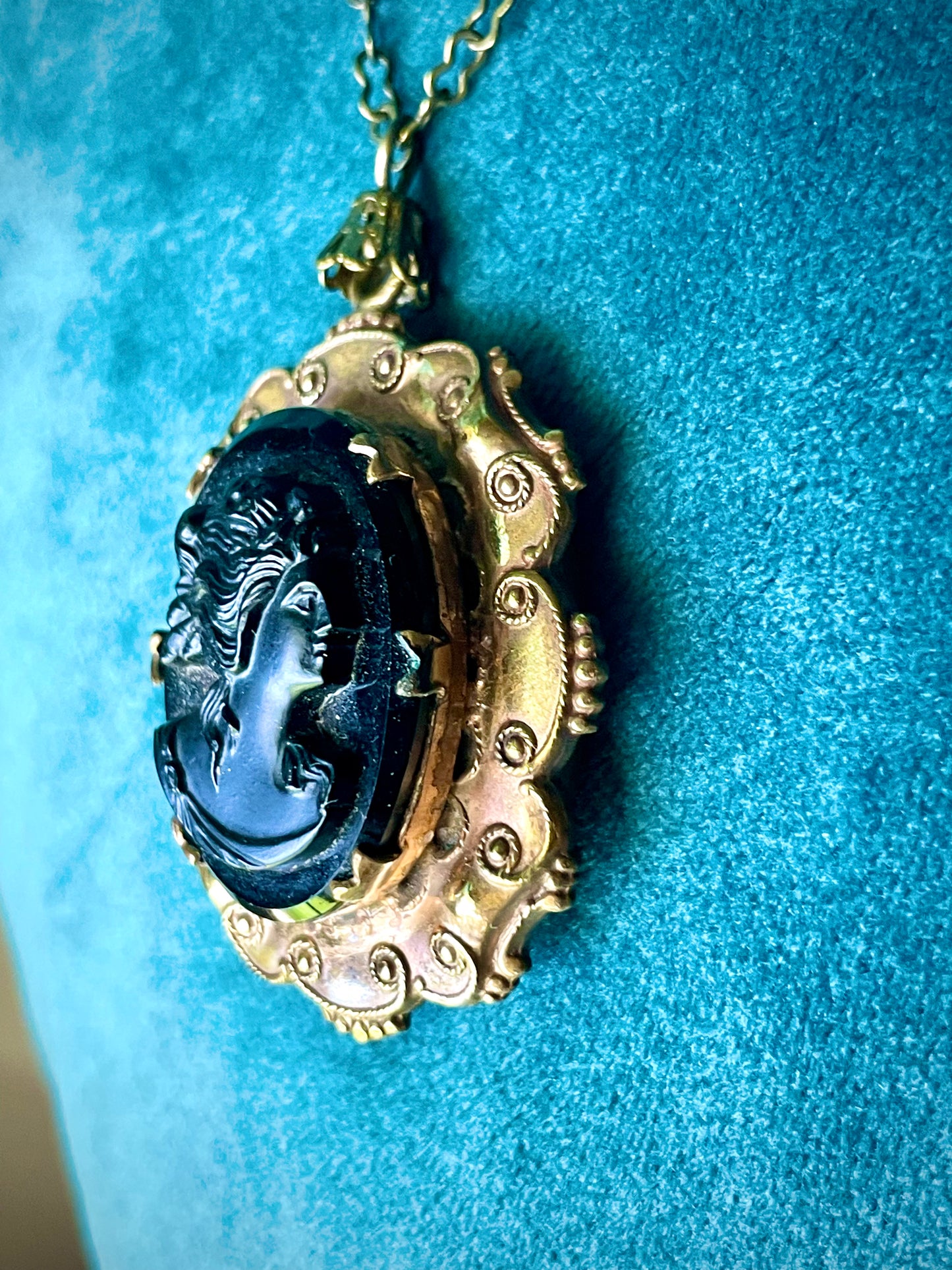 Victorian Mourning Cameo Locket Necklace : Flourishing Design & Peanut Chain Necklace