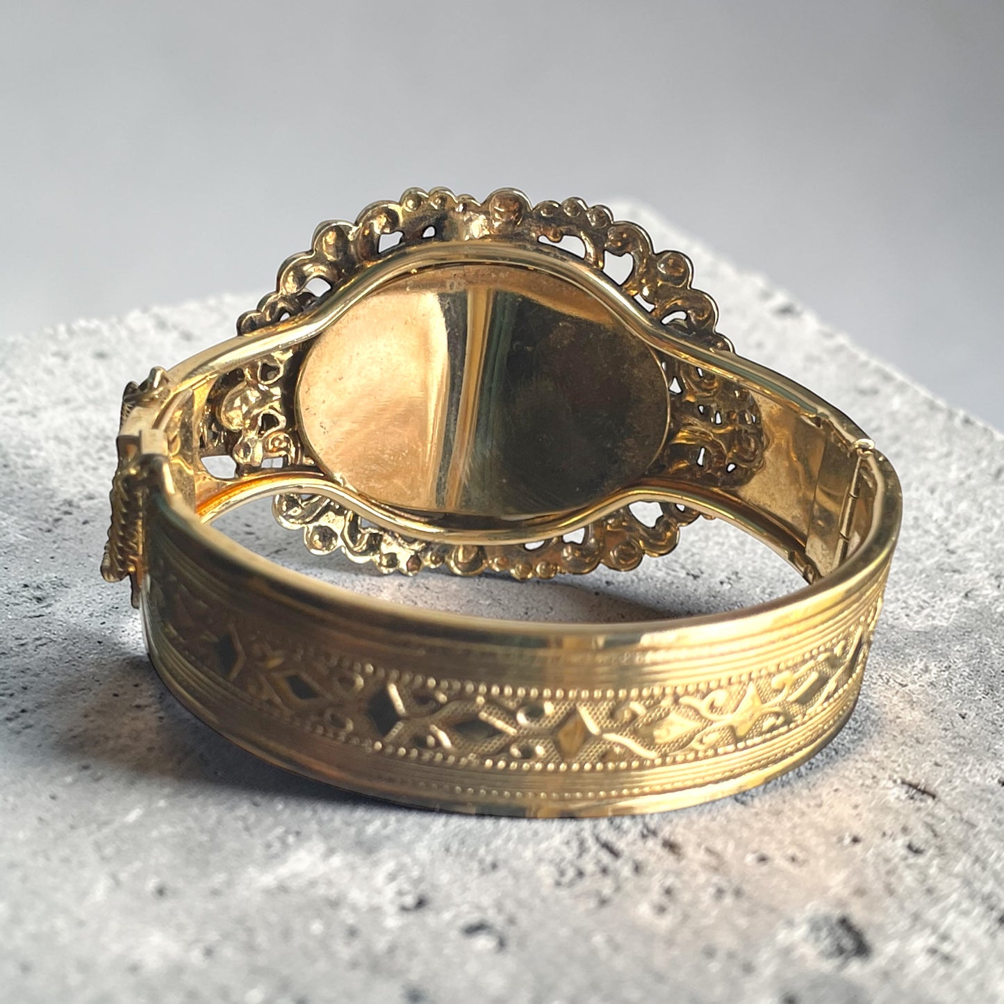 Whiting & Davis Green Dragons Breath Fire Opal Foil Art Glass Gold Brass Filigree Embossed Hinged Clamper Bracelet (Necklace Sold Separately)