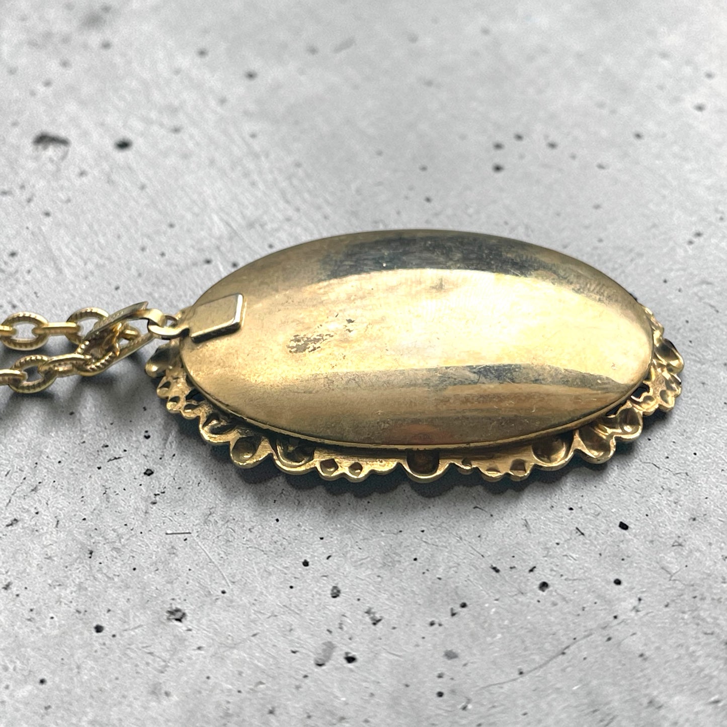 Whiting & Davis Green Foil Art Glass Dragons Breath Fire Opal Pendant Necklace