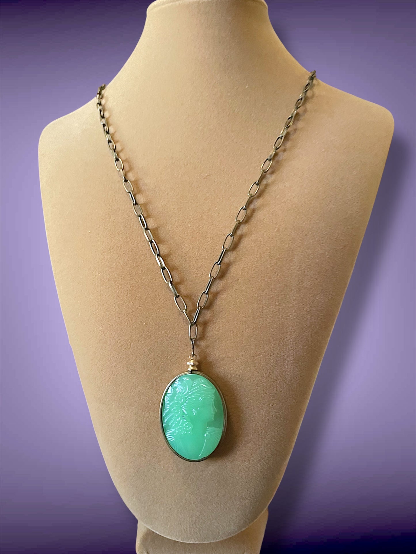 Art Deco Green Vaseline Uranium Art Glass Cameo Geometric Brass Chain Pendant Necklace