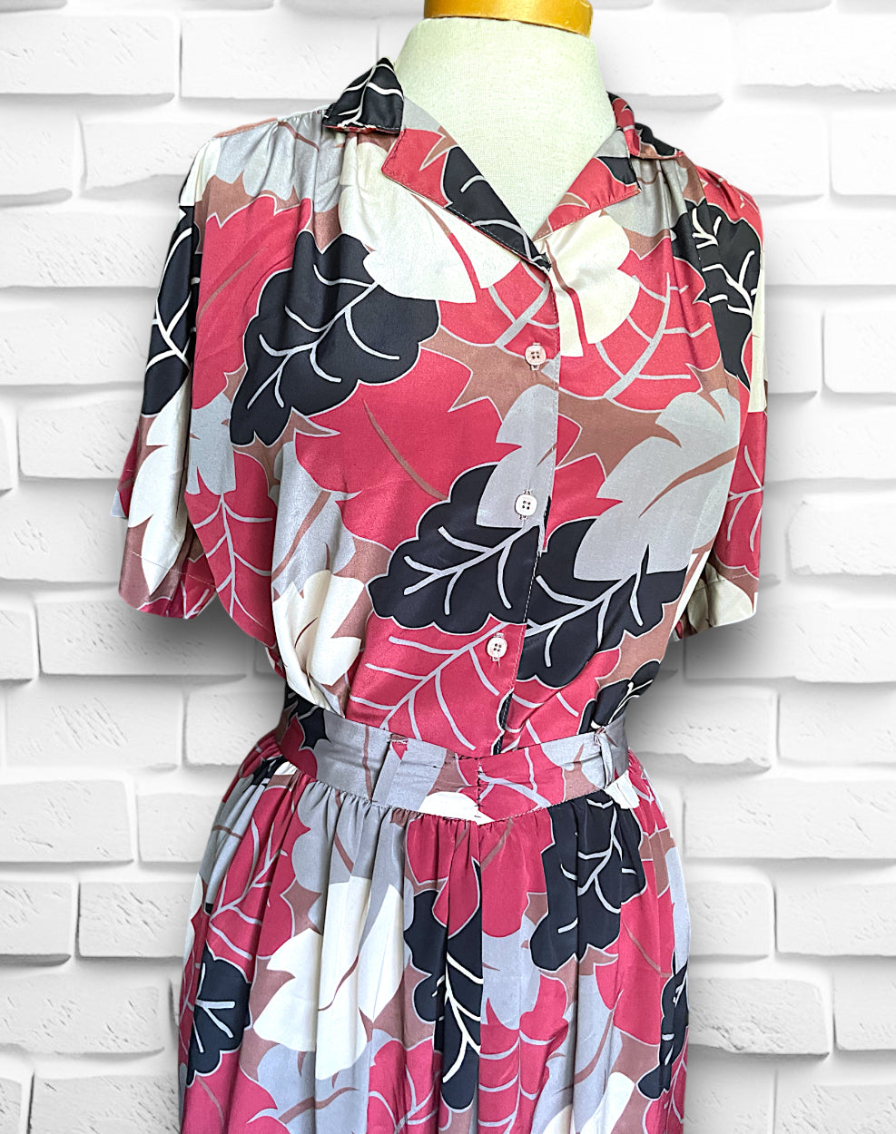 Vintage 1980’s Floral Palm Frond Red, Black, Grey, Tan & White Print Silk Skirt & Shirt Set