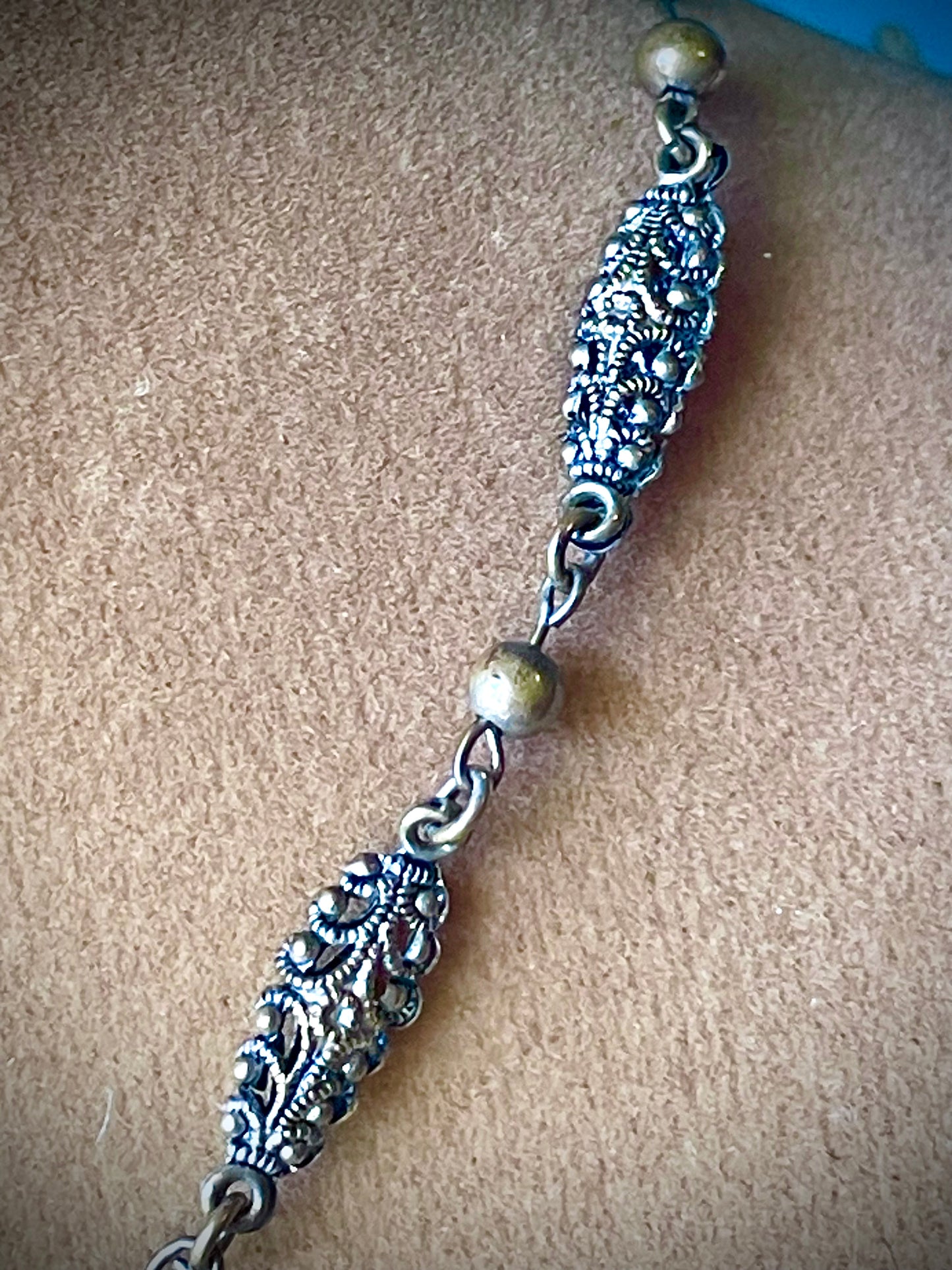 Czechoslovakian Turquoise Hubbell Art Glass Brass Filigree Choker Necklace