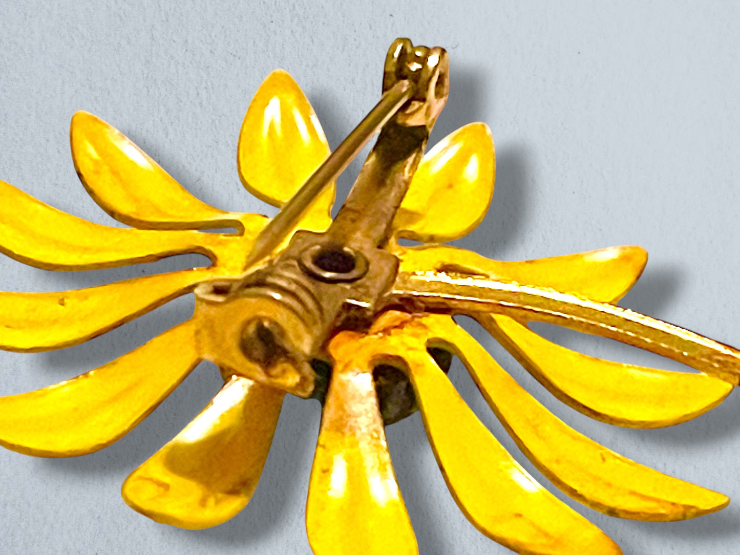 Mid Century Modern Yellow Enamel Metal Daisy Flower Brooch & Earring Demi Parure Set