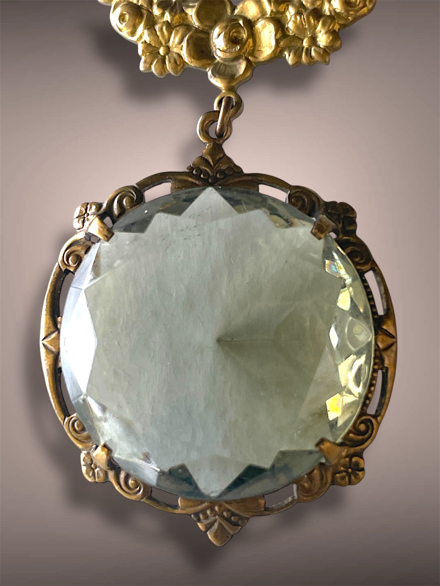 Gorgeous Antique Smokey Green Czech Art Glass Brass Floral Jade Gemstone Necklace