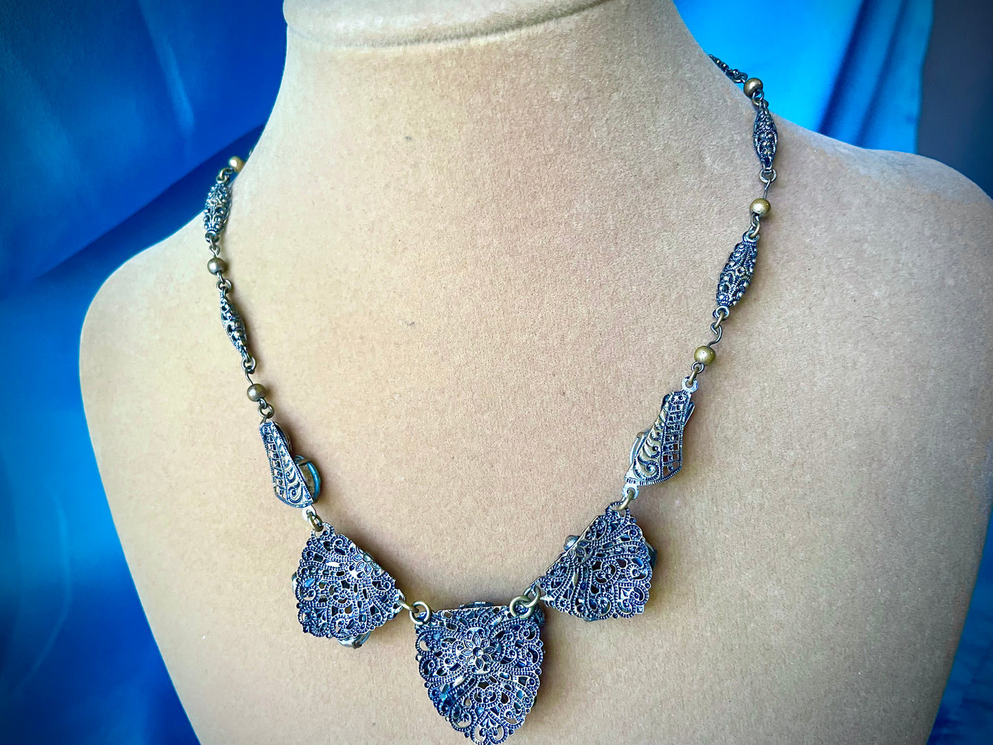 Czechoslovakian Turquoise Hubbell Art Glass Brass Filigree Choker Necklace