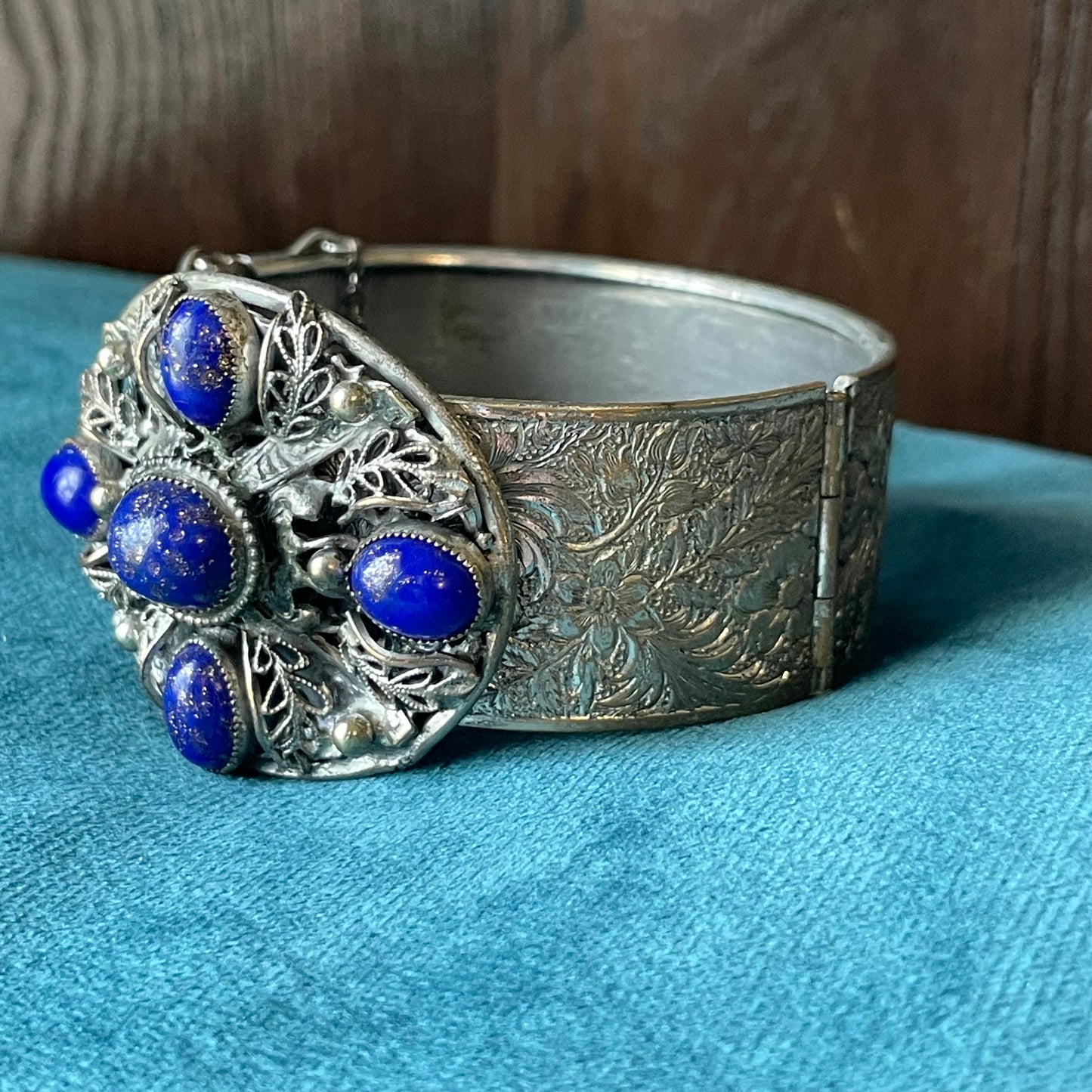 Silver Filigree Lapis Blue Gold Foil Glitter Art Glass Flower Engraved Hinged Bangle Bracelet