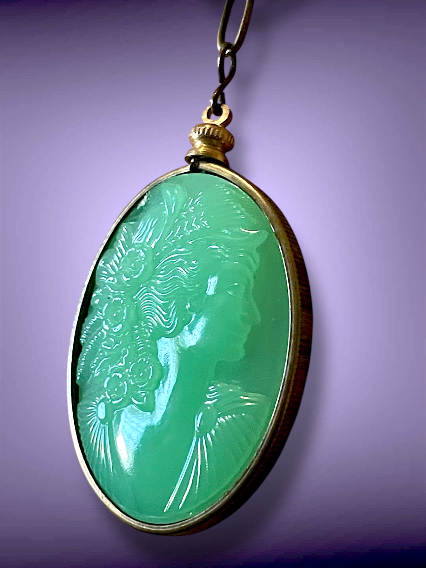 Art Deco Green Vaseline Uranium Art Glass Cameo Geometric Brass Chain Pendant Necklace