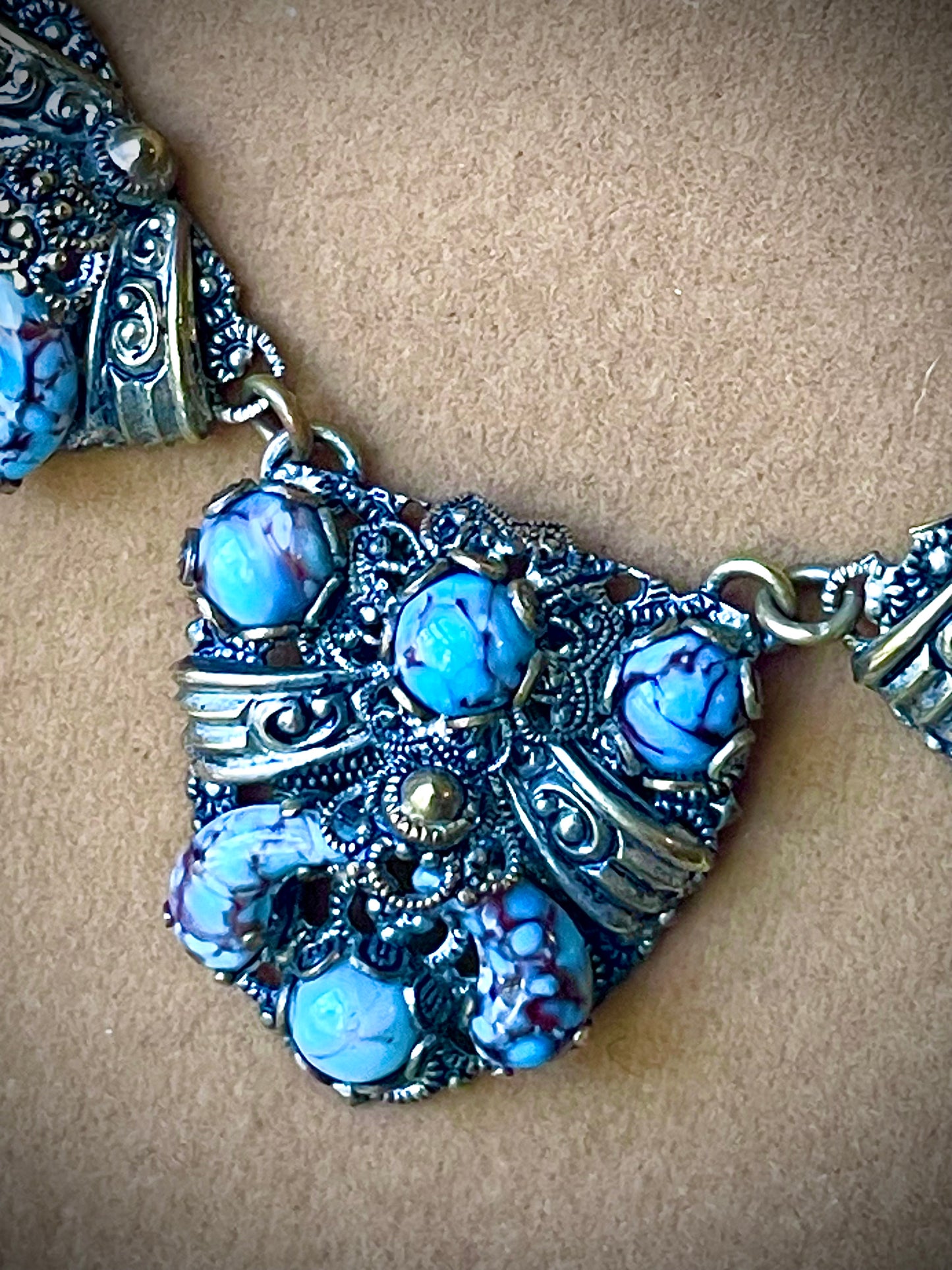 Czechoslovakian Turquoise Hubbell Art Glass Brass Filigree Choker Necklace