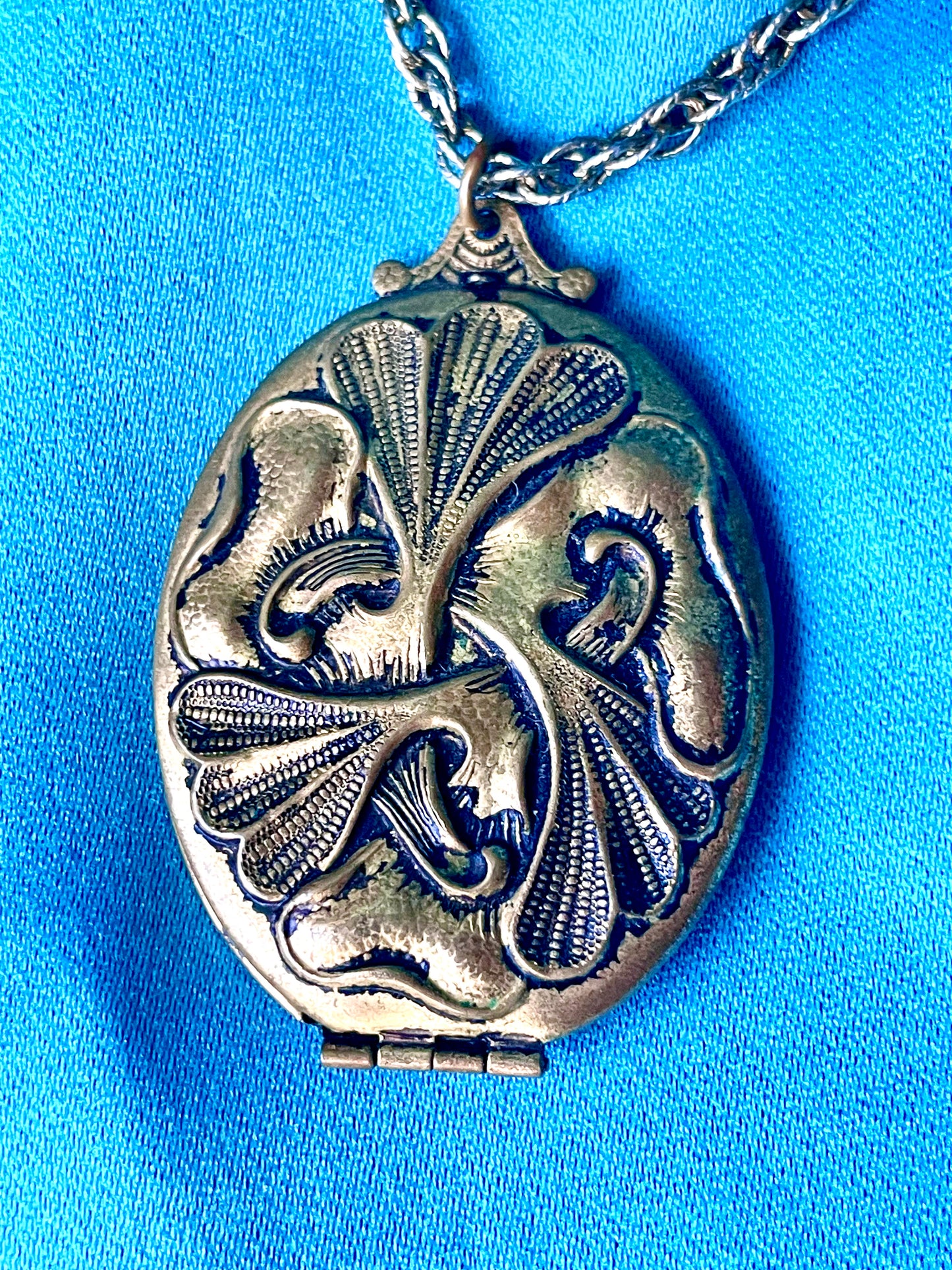 Art Nouveau Avant-Garde Brass Abstract Repoussé Photo Locket Necklace