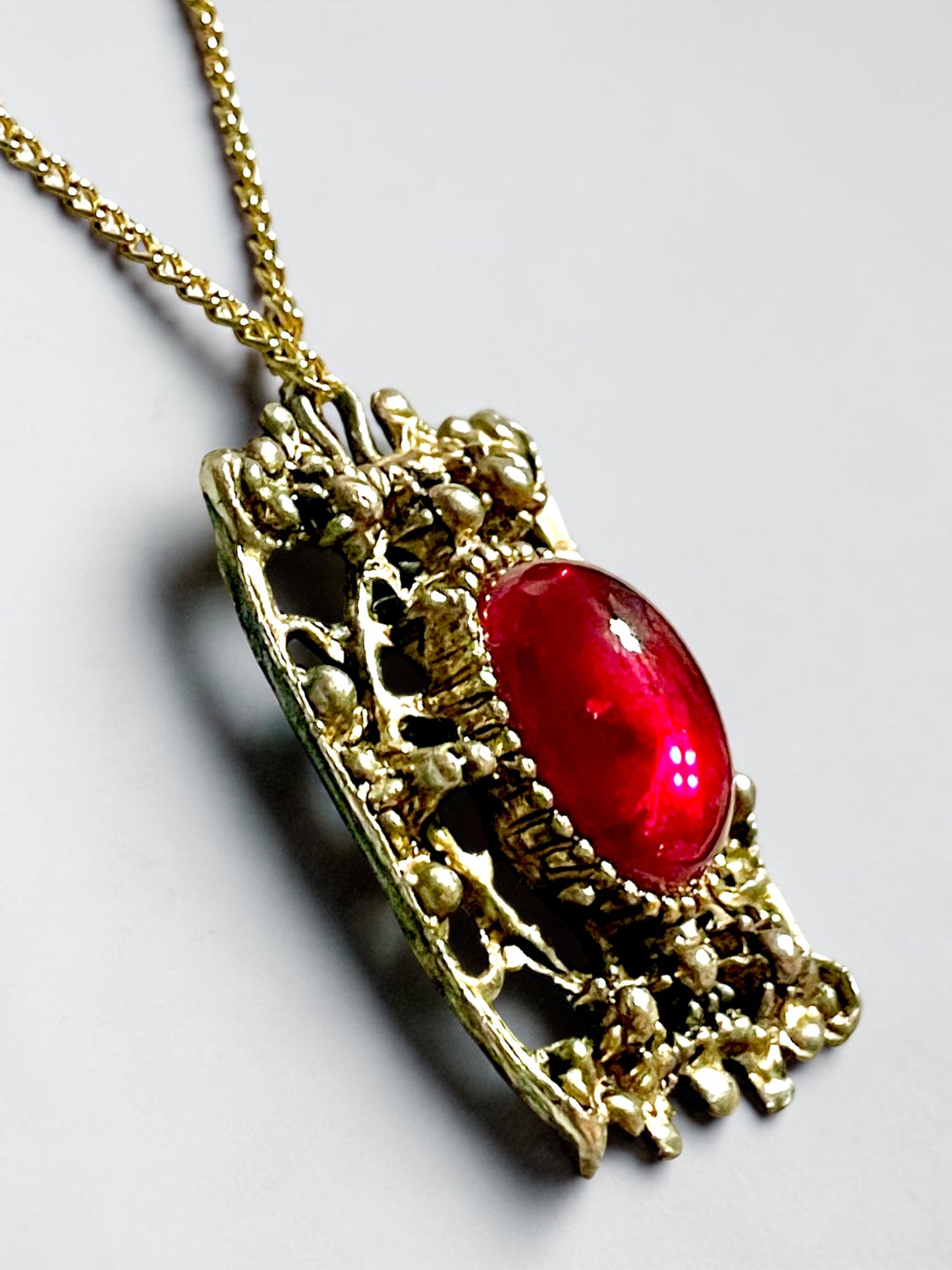 Ruby Red Art Glass Jelly Belly Vintage Gold Regal Pendant Necklace
