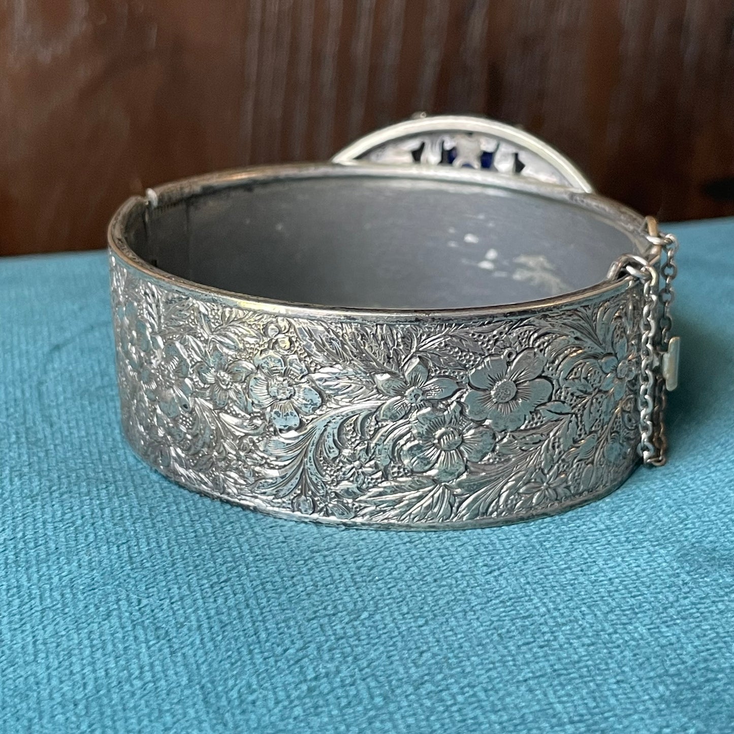Silver Filigree Lapis Blue Gold Foil Glitter Art Glass Flower Engraved Hinged Bangle Bracelet