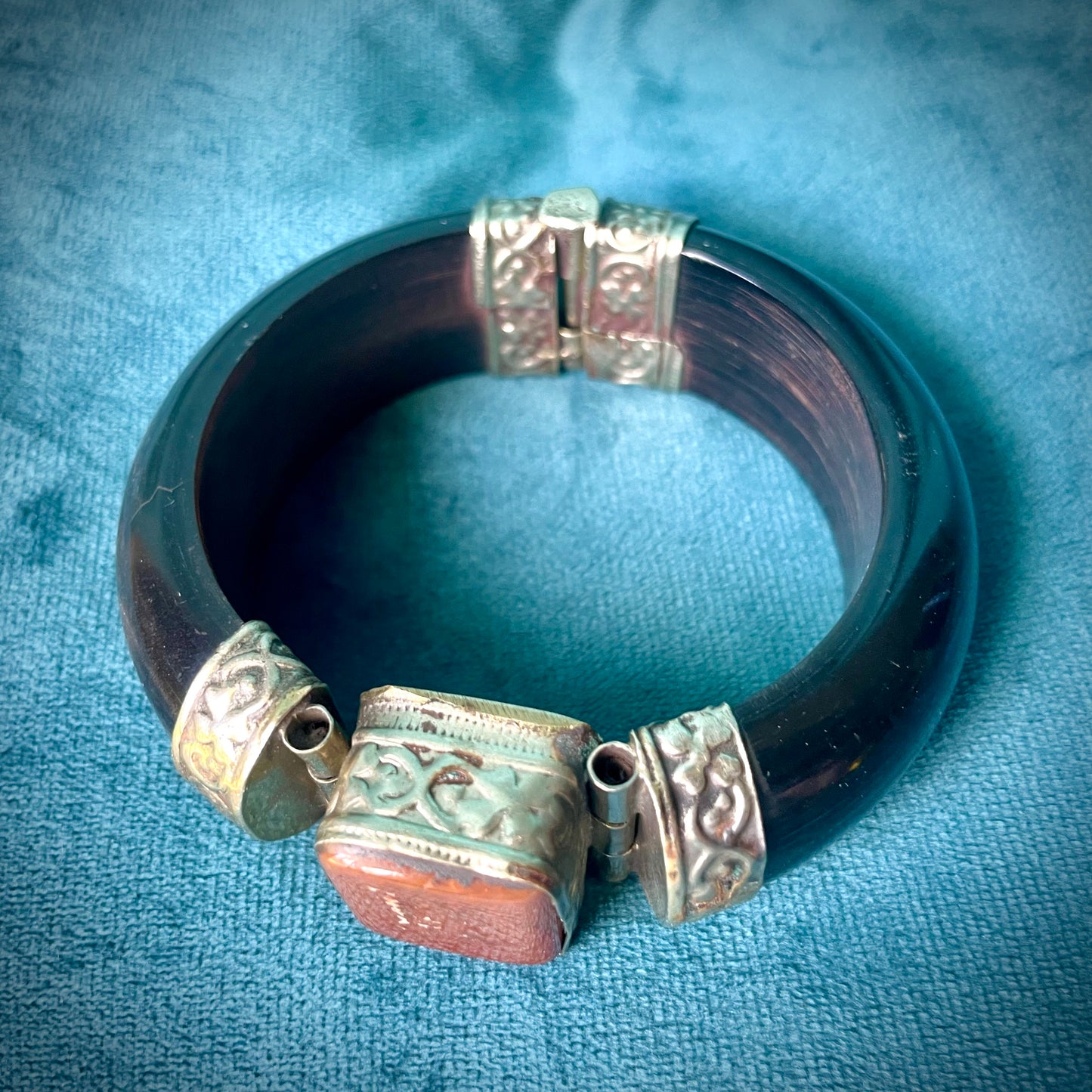 Antique Amber Botswana Agate & Black Wafer Buffalo Horn Pin Hinged Bangle Bracelet