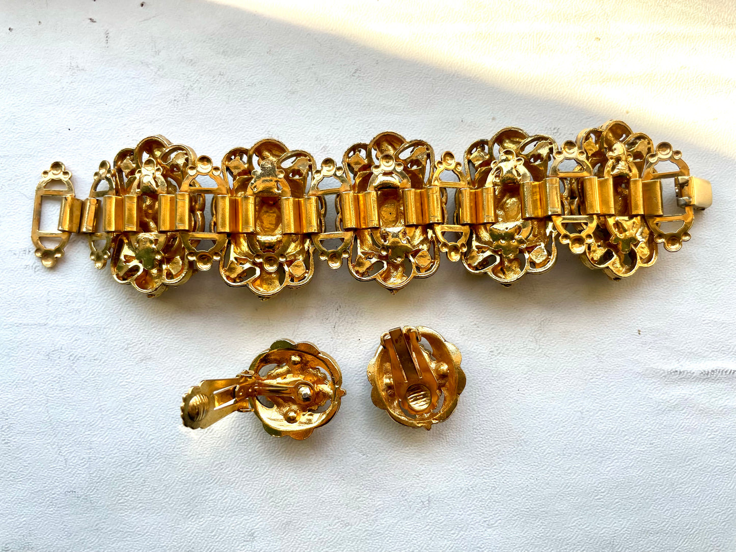 Ornate Victorian Bookchain Gold Brass Filigree Openwork Designer Crystal, Art Glass & Pearl Bracelet & Earring Demi Parure
