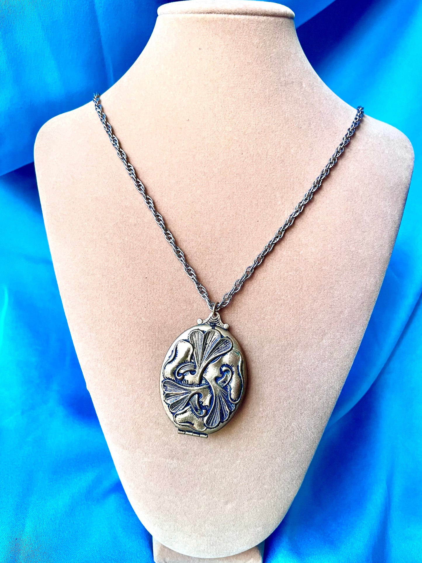 Art Nouveau Avant-Garde Brass Abstract Repoussé Photo Locket Necklace