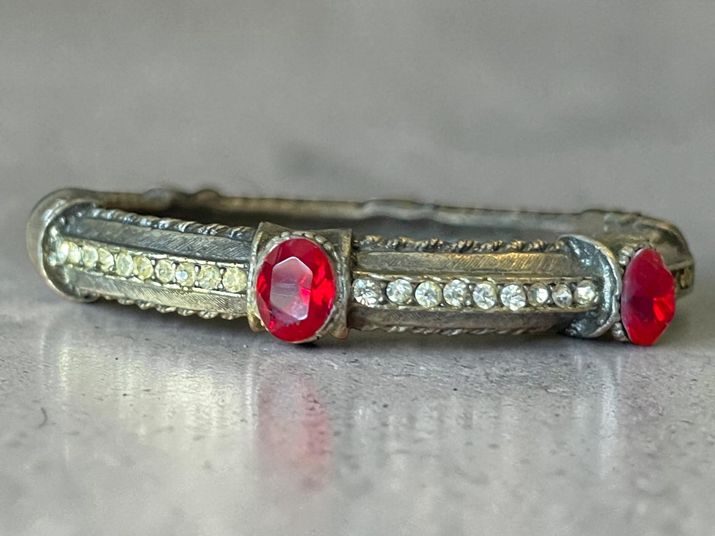 Vintage Art Deco Ruby Red Paste Stone & Crystal Silver Pewter Hinged ART Designer Bangle Bracelet