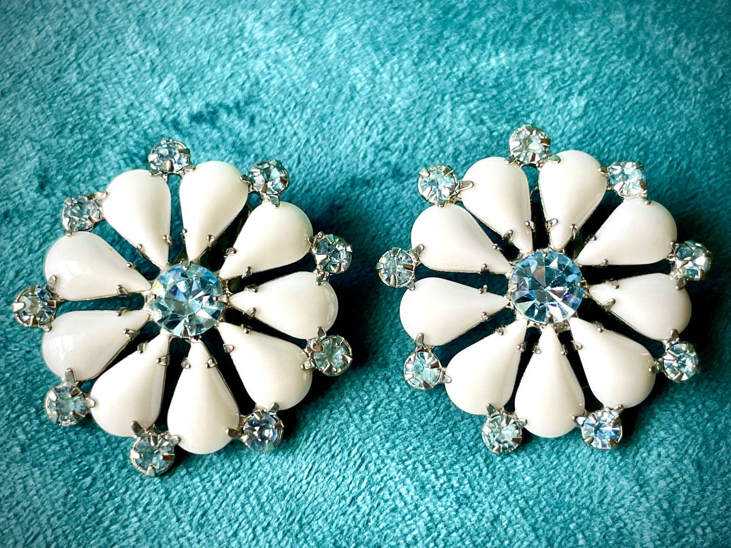 Milk Glass & Blue Topaz Crystal Prong Set Brooch & Earrings Set