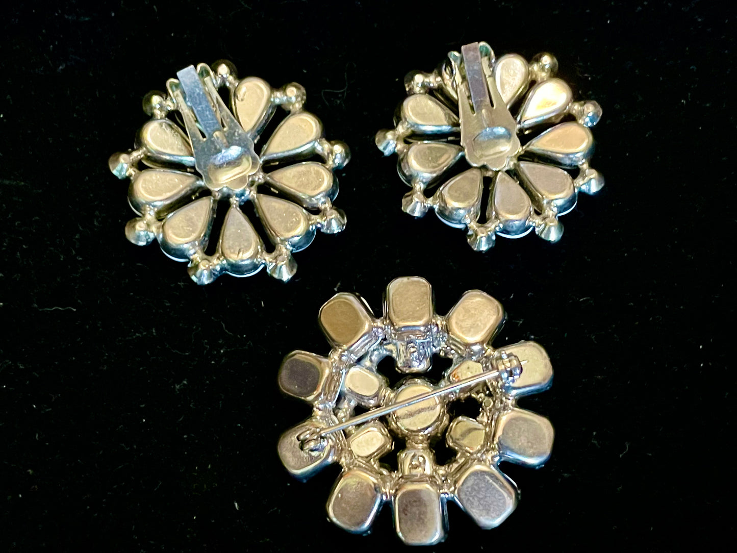 Milk Glass & Blue Topaz Crystal Prong Set Brooch & Earrings Set